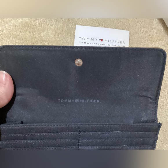 🆕🔥TOMMY HILFIGER(GENUINE LEATHER) CAMEL COLOR WALLET/SUPER SUPER CUTE&SOFT!!! - Picture 3 of 12